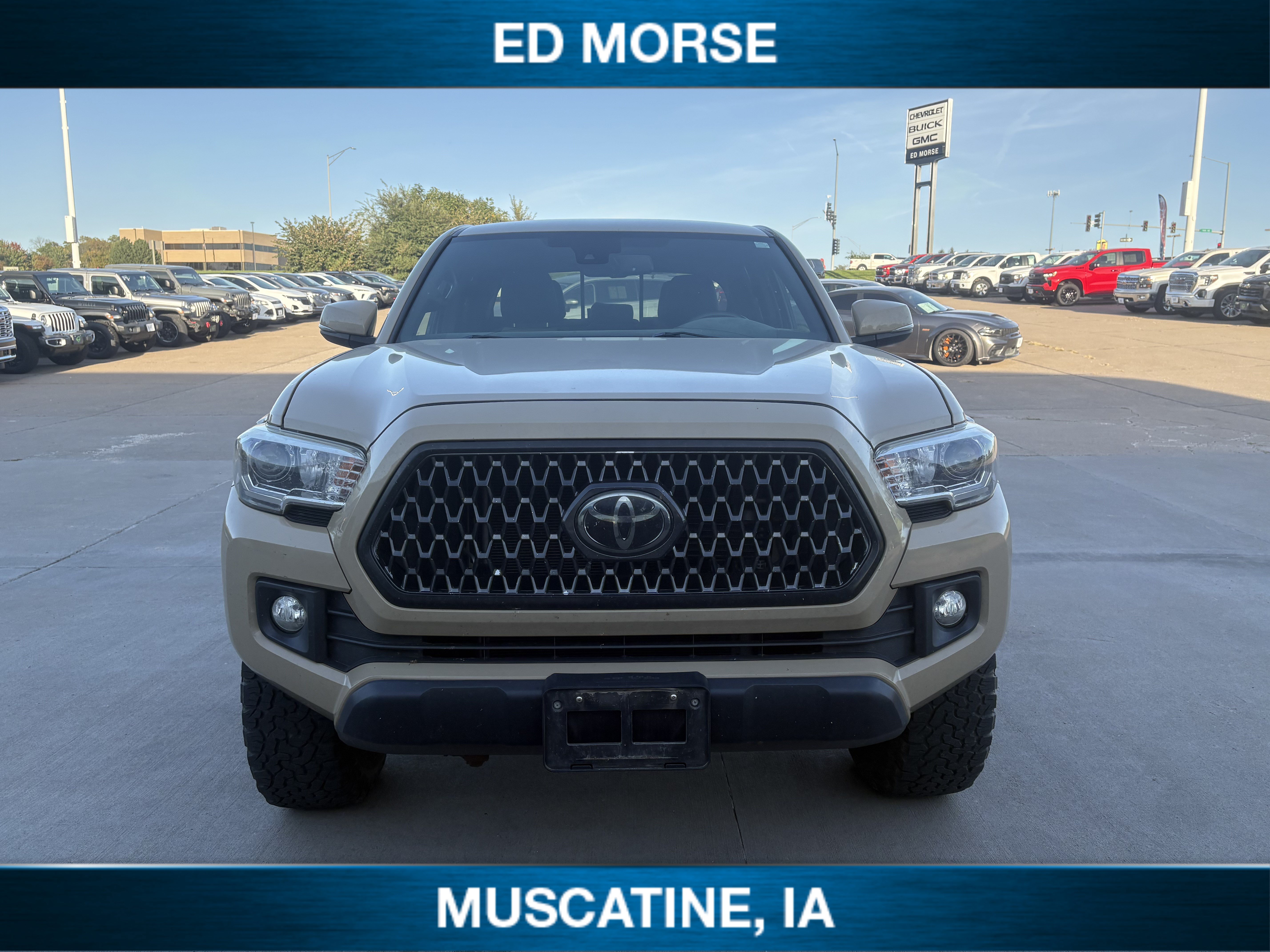 Used 2018 Toyota Tacoma TRD Off-Road AWD/4WD image 7