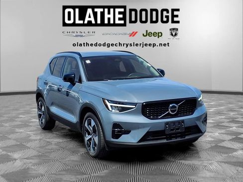 Used 2023 Volvo XC40 B5 Plus w/ Protection Package Premier AWD/4WD image 32