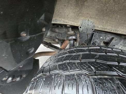 Used 2013 Toyota Tundra 4x4 CrewMax image 29