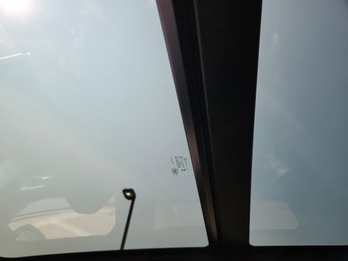 Used 2026 Land Rover Range Rover Velar Dynamic SE image 26