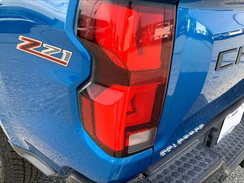 Used 2023 Chevrolet Colorado Z71 w/ Z71 Convenience Package 2 image 26