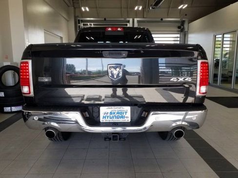 Used 2015 RAM 1500 Laramie w/ Convenience Group AWD/4WD image 19