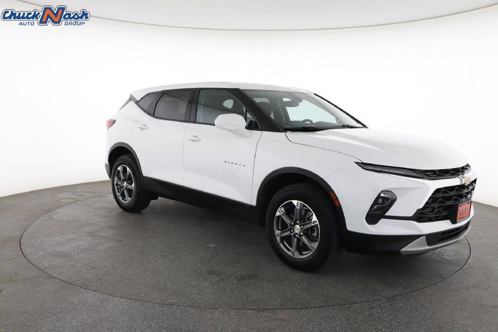 Certified 2026 Chevrolet Blazer LT FWD image 2