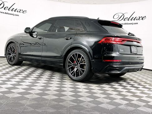 Used 2023 Audi Q8 Prestige w/ Prestige Package image 4