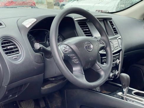 Used 2019 Nissan Pathfinder S AWD/4WD image 6