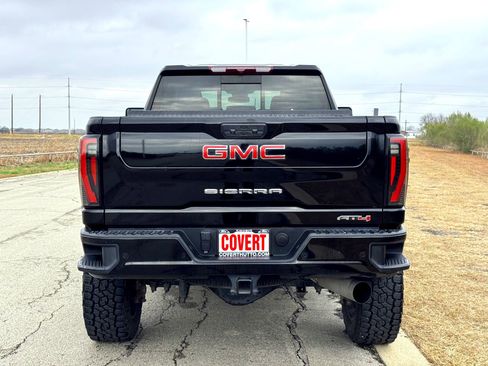 Used 2024 GMC Sierra 2500 AT4 w/ AT4 Preferred Package image 8
