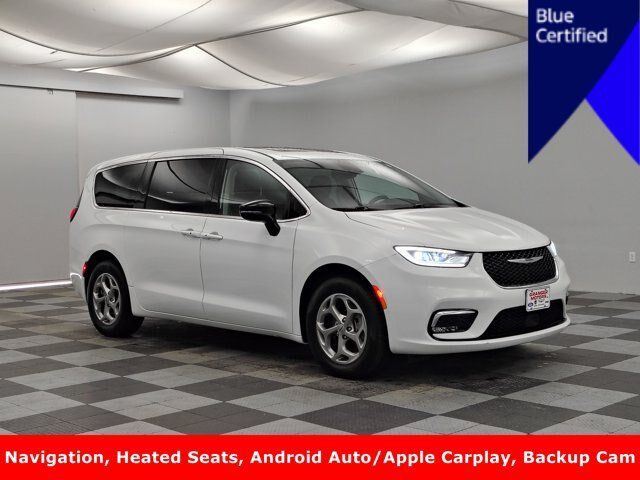 Used 2024 Chrysler Pacifica Limited AWD/4WD image 1