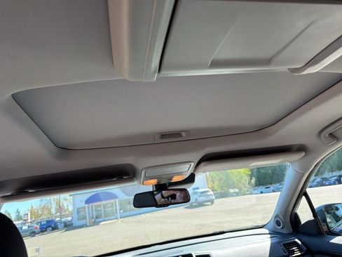 Used 2018 Honda Pilot Touring image 10