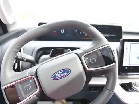 New 2026 Ford Expedition Active RWD image 26