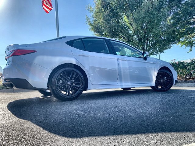 Used 2026 Toyota Camry SE FWD image 9