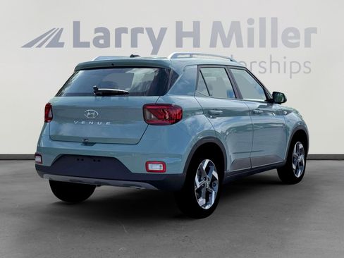 New 2026 Hyundai Venue SEL FWD image 7
