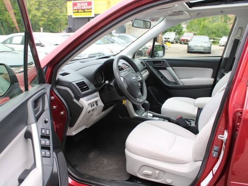 Used 2015 Subaru Forester 2.5i Premium AWD/4WD image 23