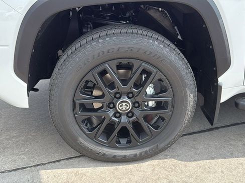 New 2026 Toyota Tundra Limited AWD/4WD image 28