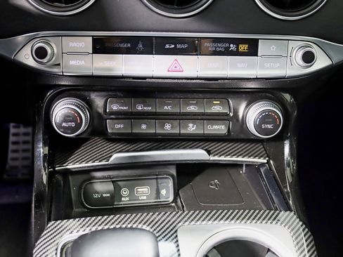 Used 2018 Kia Stinger GT2 image 24