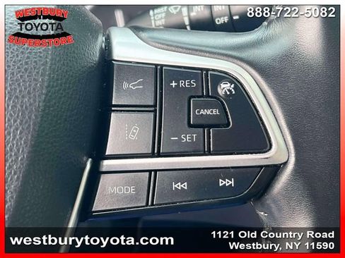 Used 2022 Toyota Highlander XLE image 26