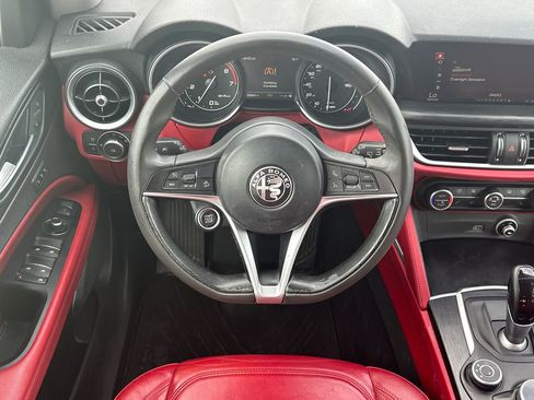 Used 2019 Alfa Romeo Stelvio AWD image 24