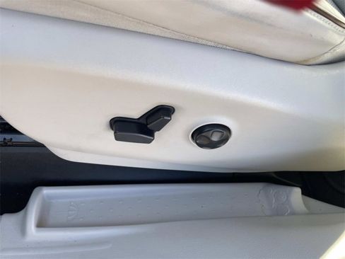 Used 2017 Chrysler Pacifica Limited w/ UConnect Theater Package image 15