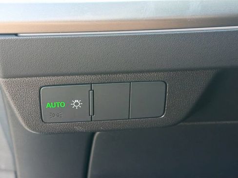 Used 2025 Audi Q4 e-tron Premium w/ Convenience Package RWD image 34