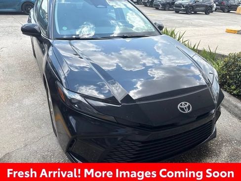 Used 2025 Toyota Camry LE w/ Convenience Package FWD image 1
