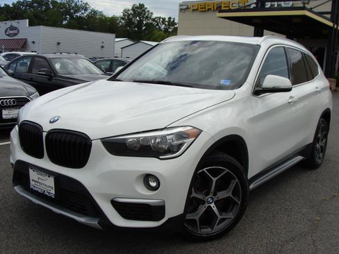 Used 2023 BMW X3 xDrive30i w/ Premium Package AWD/4WD image 3