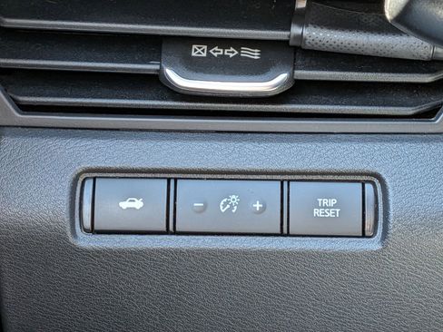 Used 2024 Nissan Altima 2.5 SR image 17