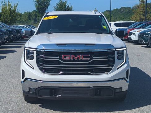 Used 2023 GMC Sierra 1500 SLT w/ SLT Convenience Package AWD/4WD image 9