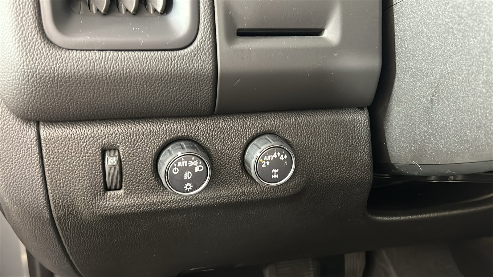 Used 2019 Chevrolet Colorado LT w/ LT Convenience Package AWD/4WD image 24