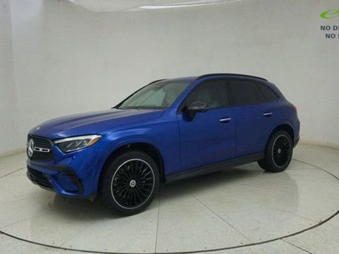Used 2025 Mercedes-Benz GLC 350e 4MATIC w/ AMG Line image 71