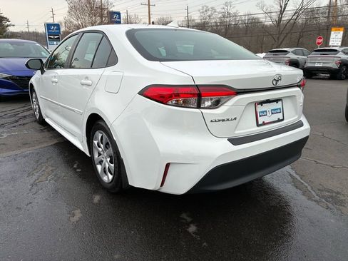 Used 2023 Toyota Corolla LE image 5