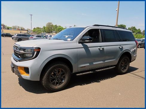 Used 2025 Ford Expedition Tremor AWD/4WD image 3