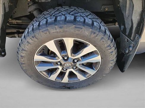Used 2018 Toyota Tundra Limited image 12