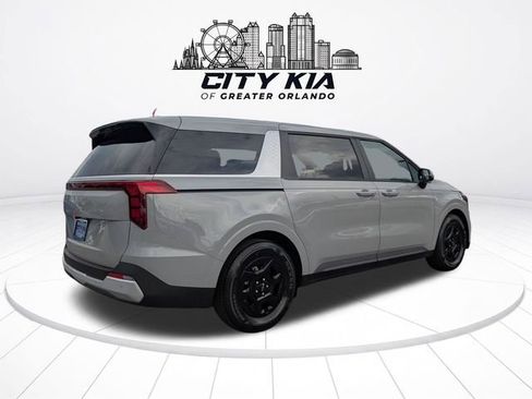 New 2027 Kia Carnival LX FWD image 7