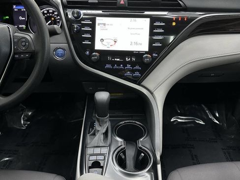 Used 2020 Toyota Camry LE image 26