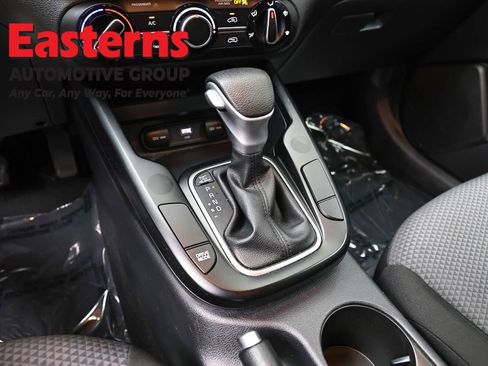 Used 2023 Kia Soul LX w/ LX Technology Package FWD image 13