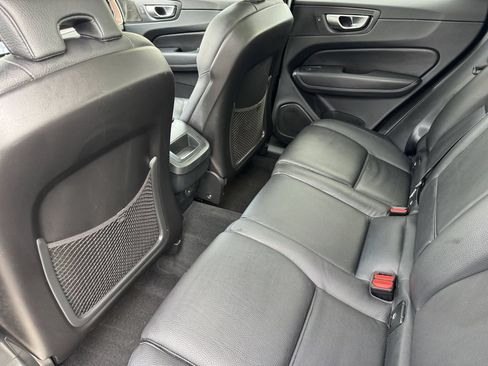 Certified 2023 Volvo XC60 B5 Plus w/ Climate Package FWD image 10