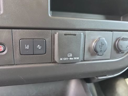 Used 2020 Chevrolet Express 3500 Extended w/ Driver Convenience Package RWD image 24