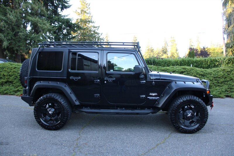 Used 2009 Jeep Wrangler Unlimited Sahara AWD/4WD image 12