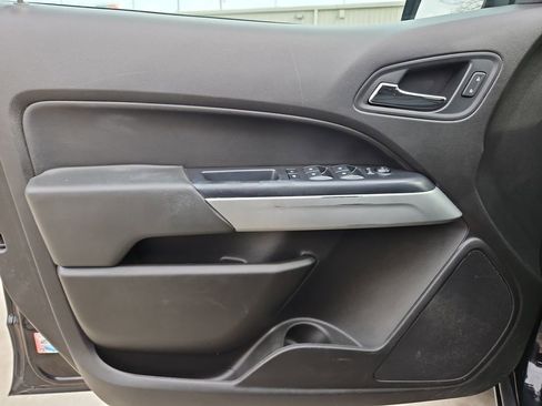 Used 2021 Chevrolet Colorado LT image 24