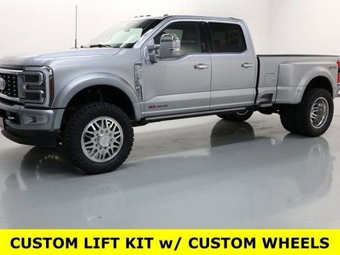 Used 2024 Ford F450 Platinum image 3