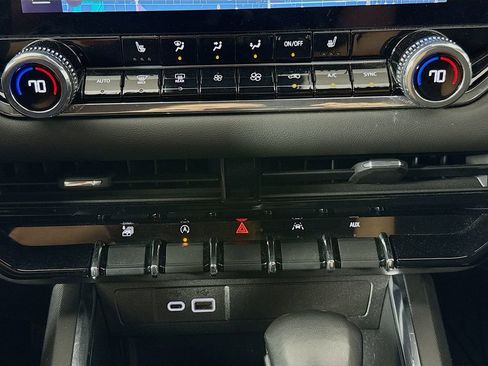 Used 2023 GMC Canyon Elevation w/ Convenience Package image 16