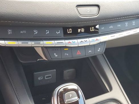 Certified 2023 Cadillac XT4 Luxury w/ Driver Awareness Package AWD/4WD image 28