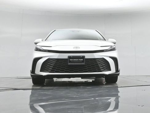 Used 2025 Toyota Camry SE FWD image 47