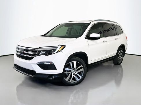 Used 2018 Honda Pilot Touring image 3