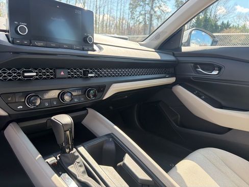 Used 2024 Honda Accord EX image 17