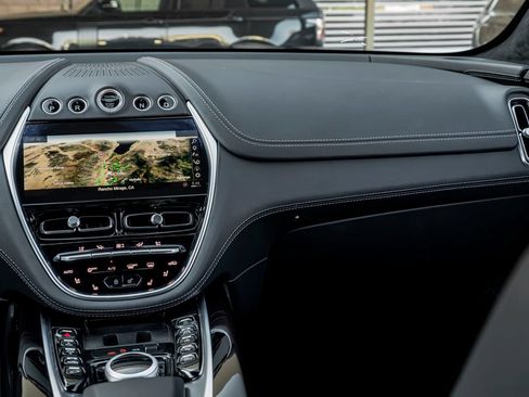 Used 2024 Aston Martin DBX AWD/4WD image 17