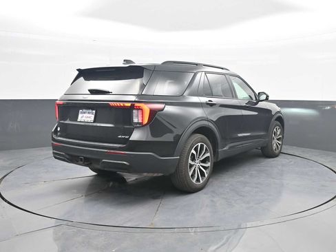 Used 2025 Ford Explorer ST-Line AWD/4WD image 7