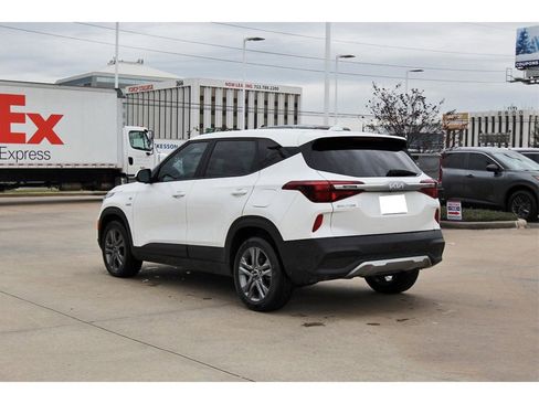 Used 2023 Kia Seltos LX image 4