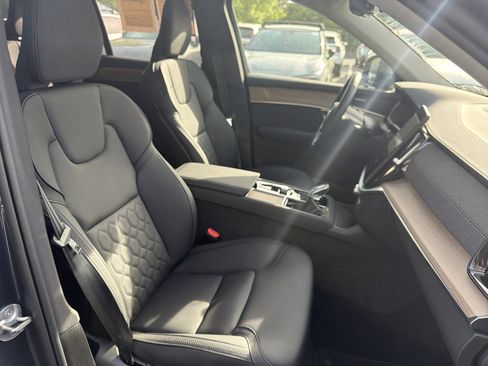 Certified 2025 Volvo XC90 B6 Plus AWD/4WD image 35