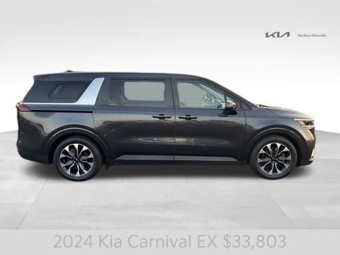 Used 2024 Kia Carnival EX FWD image 9