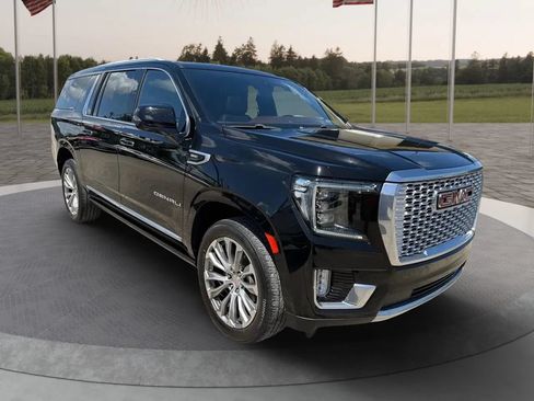 Used 2021 GMC Yukon XL Denali w/ Denali Premium Package RWD image 13